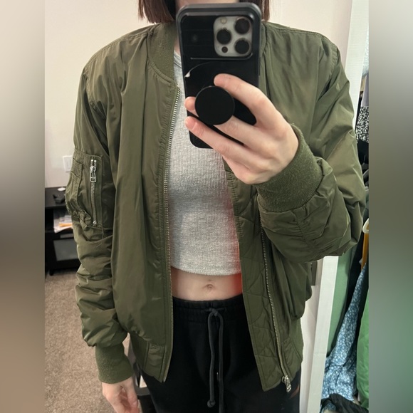 TNA - Picture 5 of 7